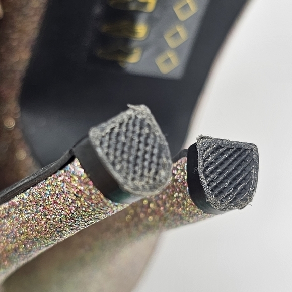 Le Chateau Women's Gold/Champagne Muti Color Glitter, Round toe Heels, New - Picture 10 of 14